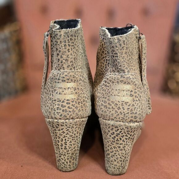 Toms Beige Animal Print Wedge Boots - Picture 4 of 5